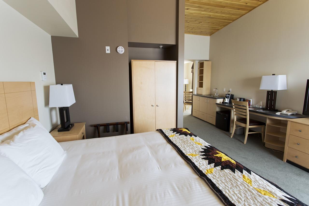 Manitoulin Hotel And Conference Centre Little Current Εξωτερικό φωτογραφία